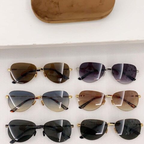 TOM FORD汤姆福特金属镜腿装饰logo男女通用太阳眼镜