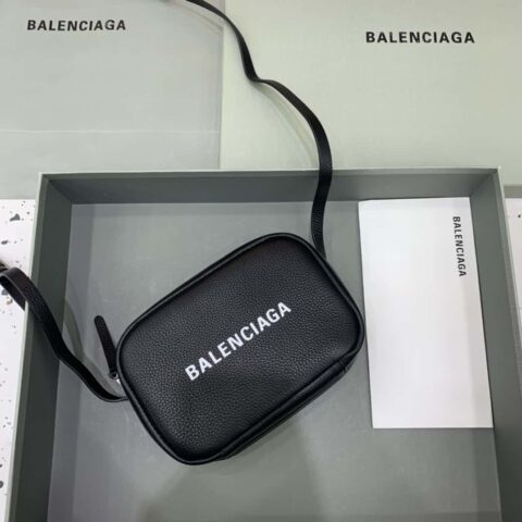 Balenciaga巴黎世家男女通用相机包