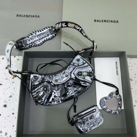 Balenciaga巴黎世家Le Cagole半月牙腋下包斜挎包180607