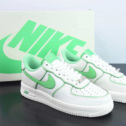 NK Air Force 1'07 Low 米白绿炫彩 夜魔侠 空军一号低帮运动休闲板鞋 货号：UH8958-022