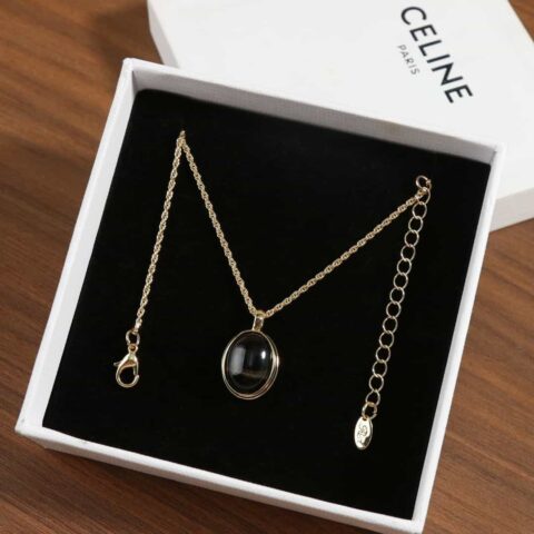 新款☑️ Celine瑟琳椭圆黑玛瑙白贝项链