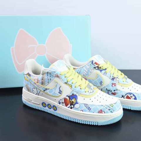 耐克Nike Air Force 1’07 Low"Doraemo"空军一号“米白浅蓝黄哆啦A梦叮当猫”货号：FB0607-055