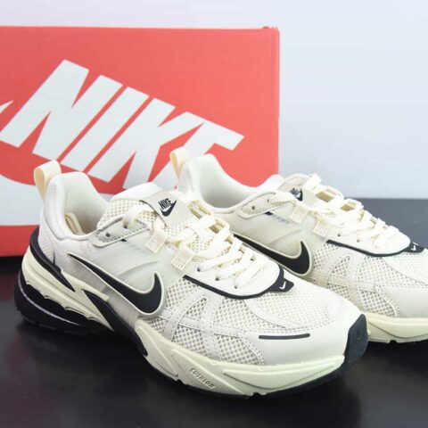 Runtekk "Summit White Metallic Silver''减震防滑低帮 复古老爹鞋跑步鞋 货号：FD0736-101
