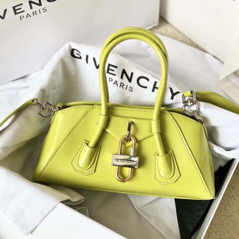 Givenchy纪梵希最新款迷你Antigona stretch手袋19113