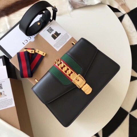 【原厂皮】Gucci 经典421882颇具结构感的中号真皮肩背包