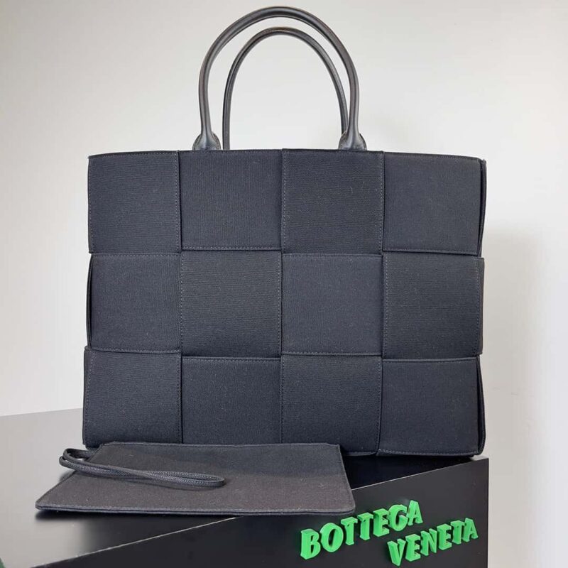 BottegaVeneta葆蝶家Arco Tote 托特包 款号:718401黑色