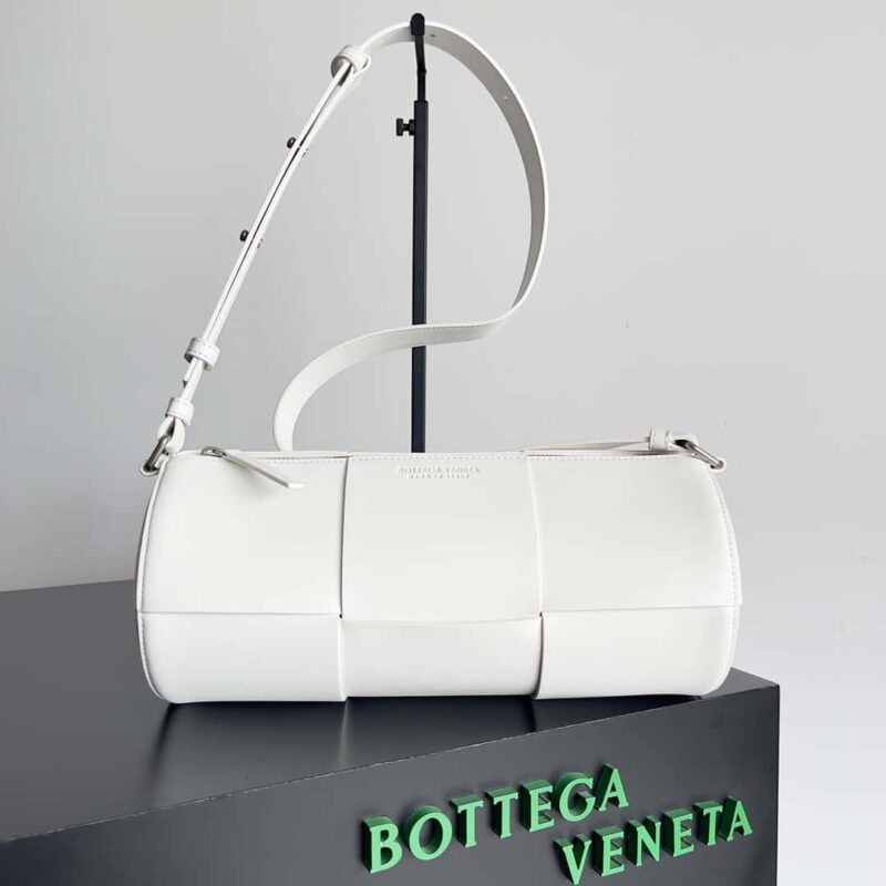 BV春夏新品“Arco”圆桶包可乐包 型号:741562