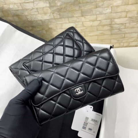 CHANEL 平纹羊皮 二折钱夹 AP0241黑色 银扣