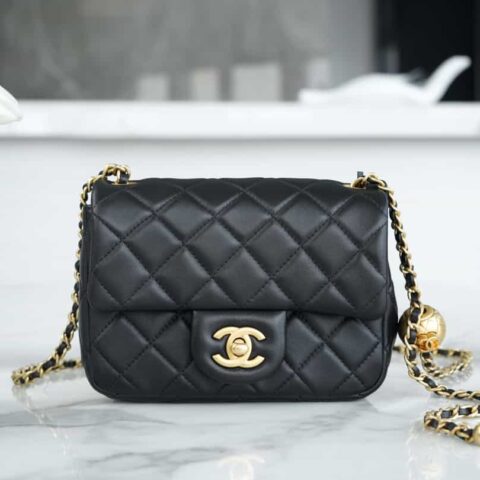 CHANEL 金属球方胖子18CM黑色迷你口盖包 AS1786