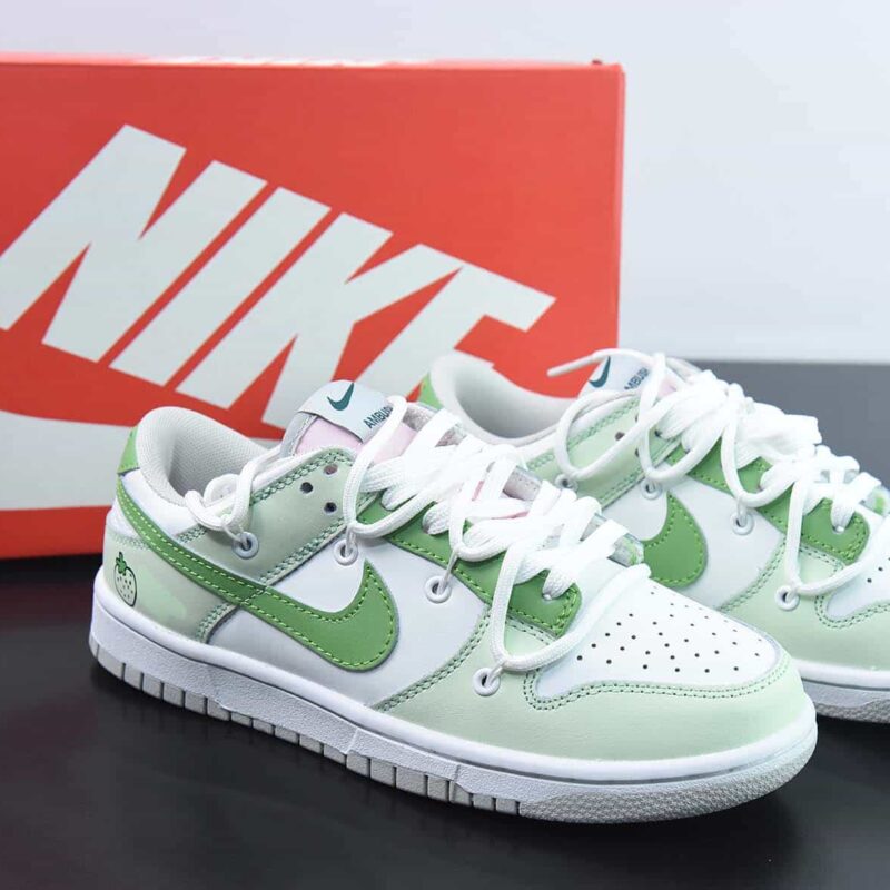 NK Dunk Low 解构 奶缇莓莓 灰白蓝低帮运动鞋 货号：FD1232-002