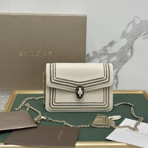 【Bvlgari】链条包mini来袭宝格丽专柜全新“Serpenti Diamond Blast链条包型号：288104