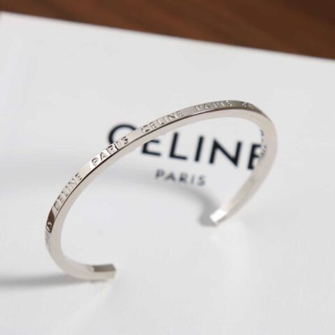 新款Celine赛琳开口字母手镯手环