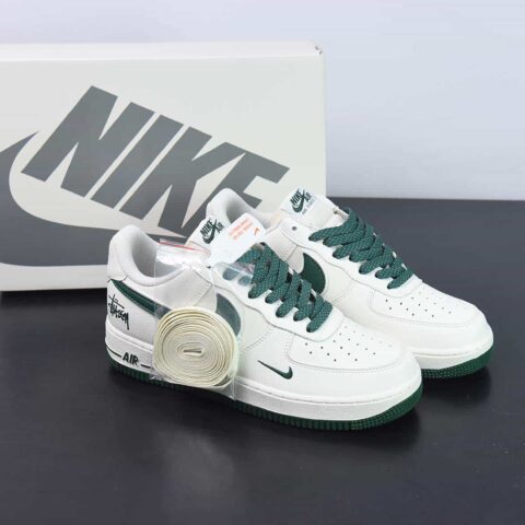 NIke Air Force 1 '07 Low “斯图西联名--米白墨绿”空军一号运动鞋 货号：AE1686106