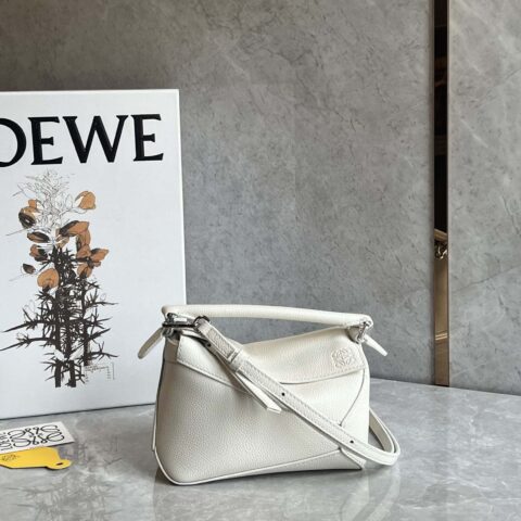 LOEWE mini肩带可调节puzzle新版几何包 0680白色