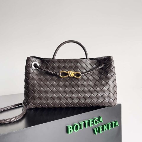 Bottega Veneta 新品横款Andiamo手袋 款号：754990 巧克力色