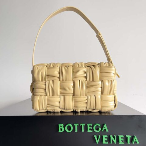 BV新款Bottega Veneta2022秋冬褶皱腋下包 款号：717090