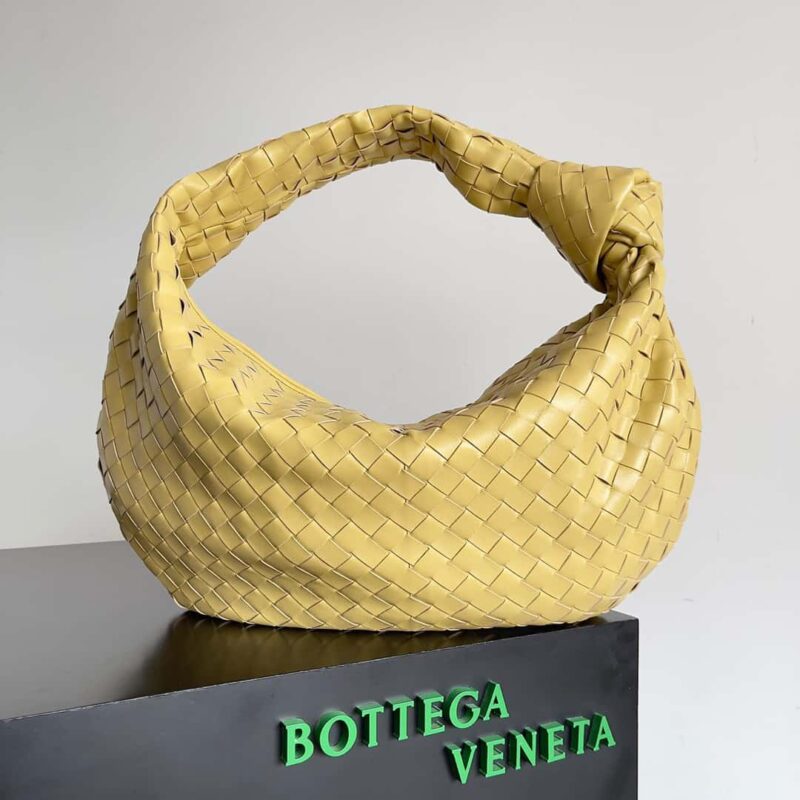 Bottega Veneta Jodie Bag 款号#600261 大号木薯色