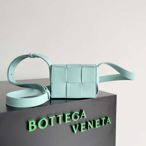 Bottega Veneta Mini Cassette 小包 666688