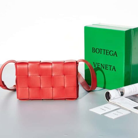 葆蝶家 Bottega Veneta 编号：80820# cassette编织魔方包 大红色