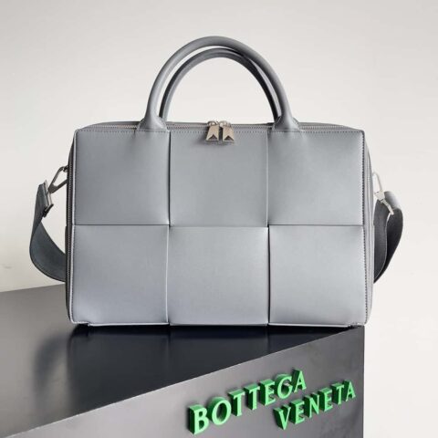 Bottega Veneta 大格编织男士公文包 型号680120 灰色