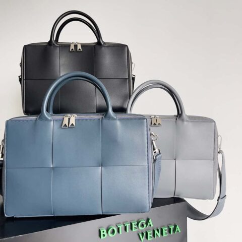 Bottega Veneta 大格编织男士公文包 型号680120 黑色