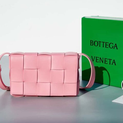 葆蝶家 Bottega Veneta 编号：80820# cassette编织魔方包 粉色