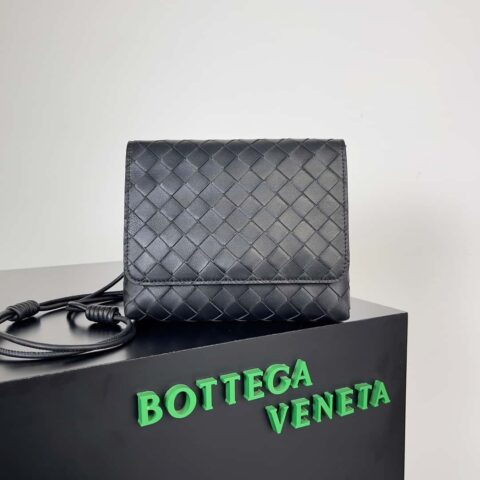 Bv 新款intrecciato编织工艺 迷你斜挎包 款号；741897 黑色