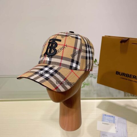 Burberry巴宝莉立体刺绣原单棒球帽