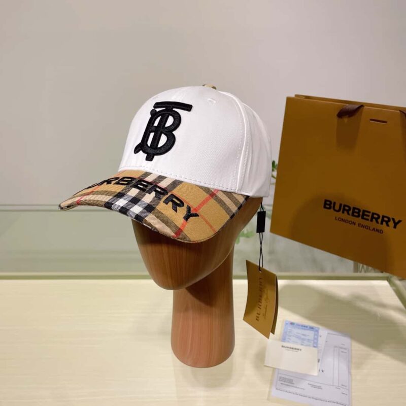 Burberry巴宝莉立体刺绣原单棒球帽