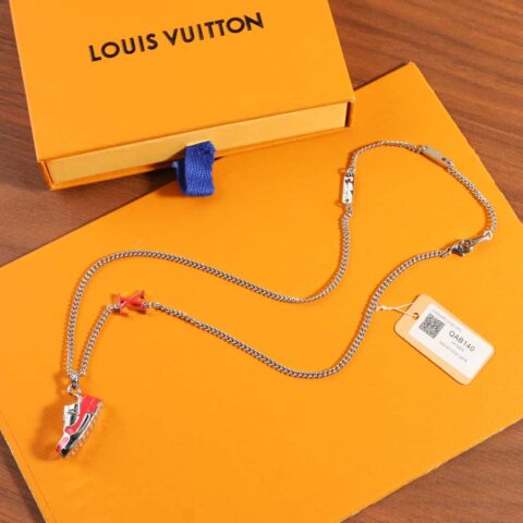 Louis Vuitton 路易威登IV TRAINER 球鞋项链