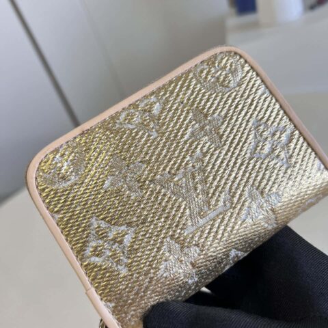 LV M82483 Zippy Coin Purse