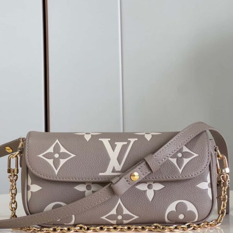LV M82211 Wallet On Chain Ivy