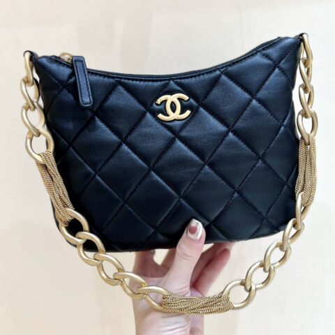 CHANEL 23A 高级手工坊系列 hobo腋下包 AS4220黑色