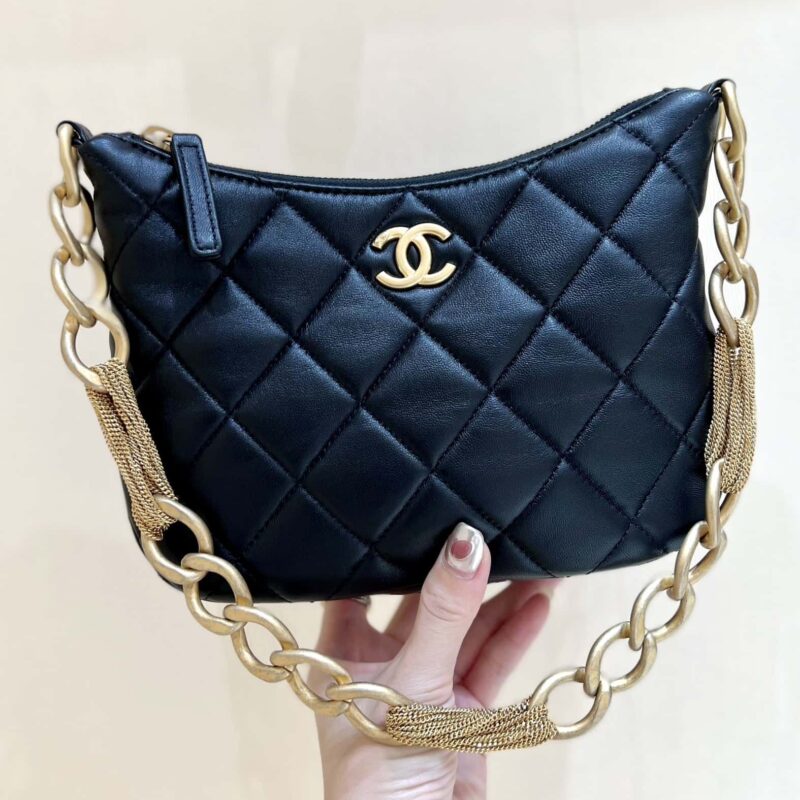 CHANEL 23A 高级手工坊系列 hobo腋下包 AS4220黑色