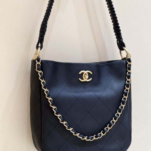CHANEL 23A 高级手工坊系列 编织嬉皮包 AS4210黑色