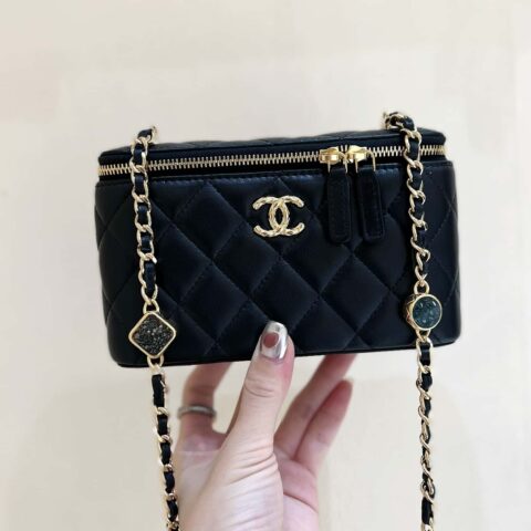 CHANEL 23A 高级手工坊系列 限量版宝石链条盒子包 AP3416黑色