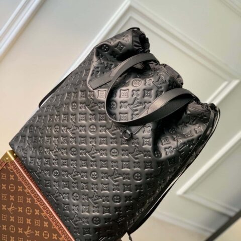 LV M46554 Helmet Bag