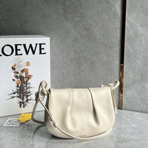 LOEWE 最新系列Paseo新成员Paseo Satchel 0686白色