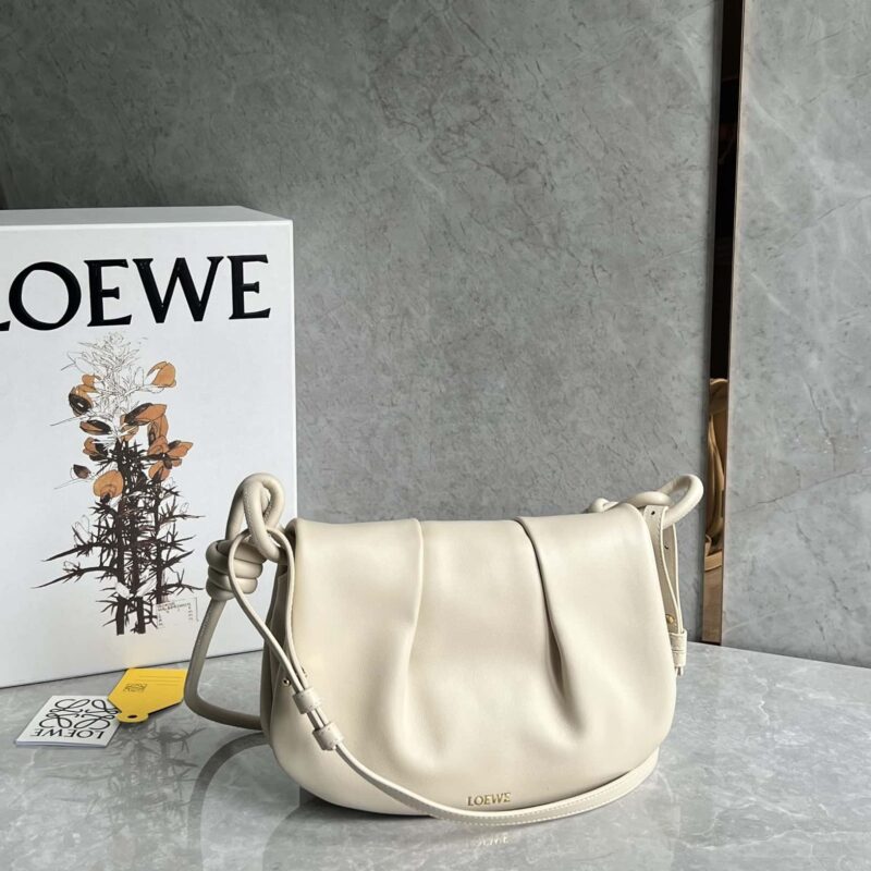 LOEWE 最新系列Paseo新成员Paseo Satchel 0686白色
