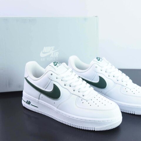 Nike Air Force 1 AF1 空军一号/低帮 白绿 货号：AO2423-104