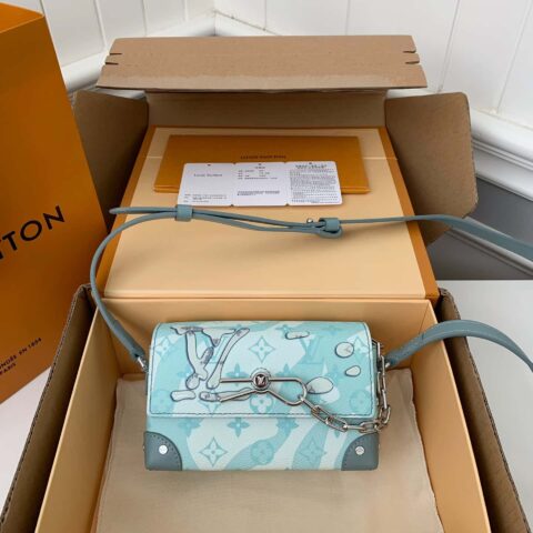 LV M22637 Steamer Wearable Wallet