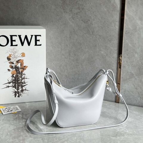 LOEWE 新版型hammock吊床腋下包 0687石灰色