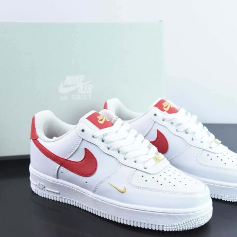 Nike Air Force 1 Low  空军一号低帮百搭休闲运动板鞋 白红小金钩  货号：CZ0270-104