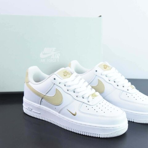 Nike Air Force 1 Low  空军一号低帮百搭休闲运动板鞋 金色小金钩  货号：CZ0270-105