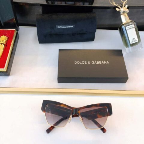 DOLCE&GABBANA杜嘉班纳镜腿立体字母