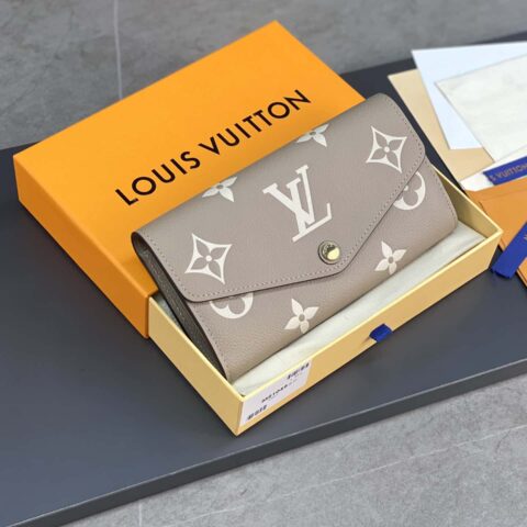 LV M81049 Sarah Wallet