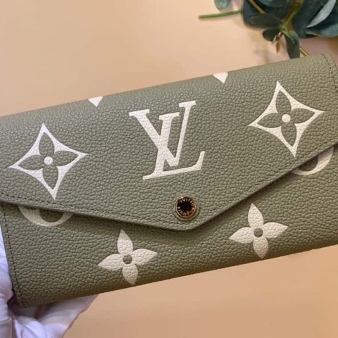 M82516 草绿(丝印)  LV  Sarah Wallet