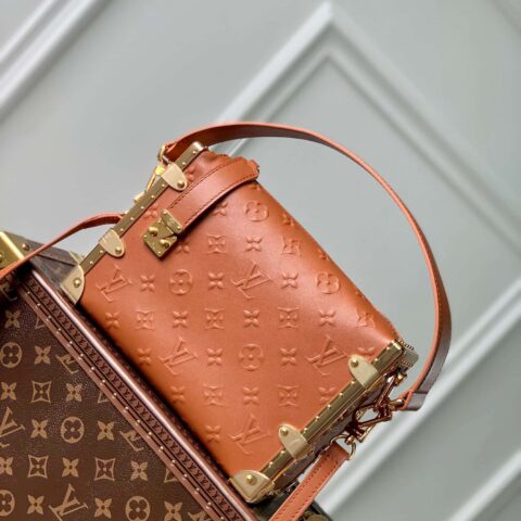 M21477金棕全皮 M46358 全皮盒子包系列 M21741 SIDE TRUNK 手袋 (复制)