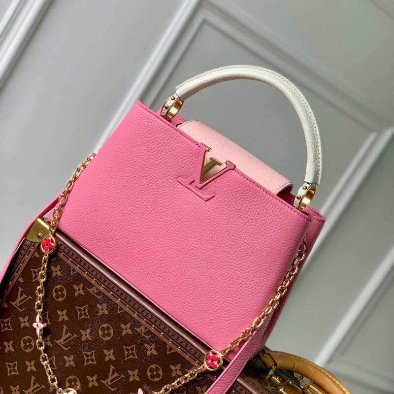 M22375粉色 本款 Capucines 中号手袋