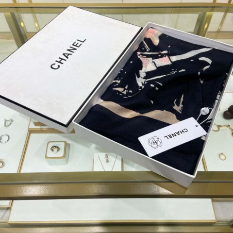 CHANEL香奈儿100%顶级纯山羊绒小香涂鸦标识长巾